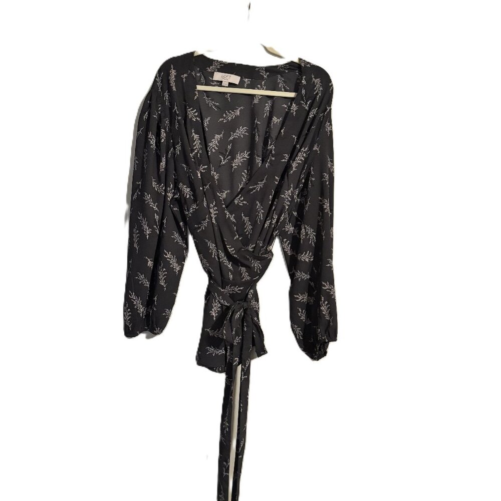 LOFT Plus Size 22 wrap blouse. Grey with leaf print. Excellent Condition.